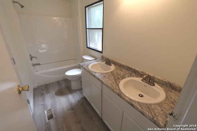 Image 18 of 24 For 76 Post Oak Road