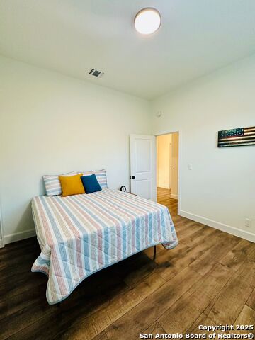 Image 25 of 29 For 1064 Overbrook