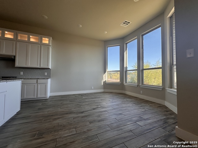 Image 4 of 21 For 1409 Bodiam Park