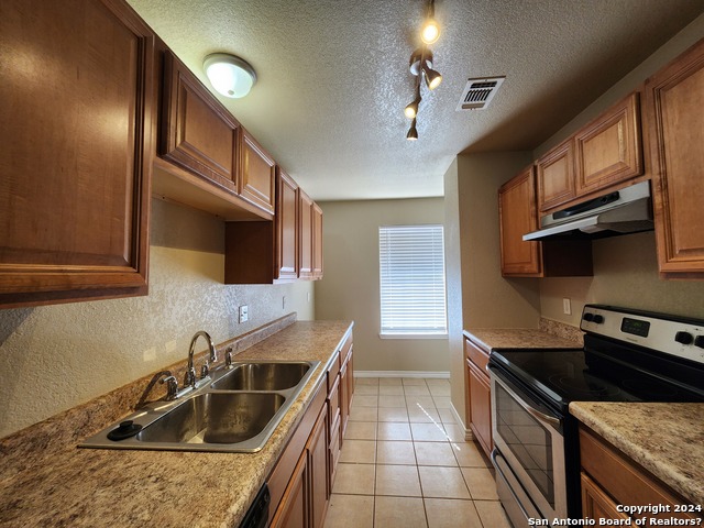 Image 10 of 26 For 21 Moss Rock Dr A