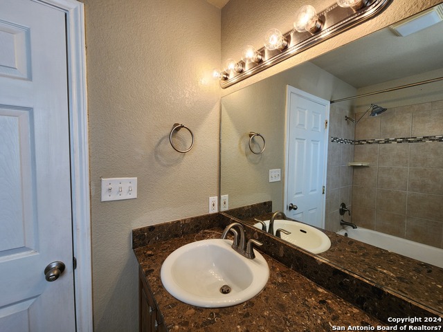 Image 16 of 26 For 21 Moss Rock Dr A