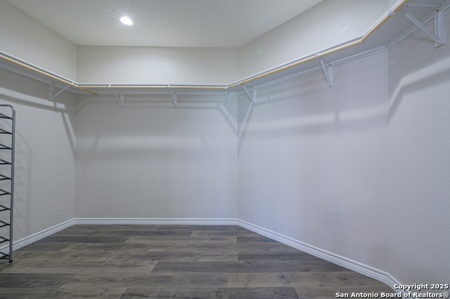 Image 21 of 50 For 30 Peets Bend