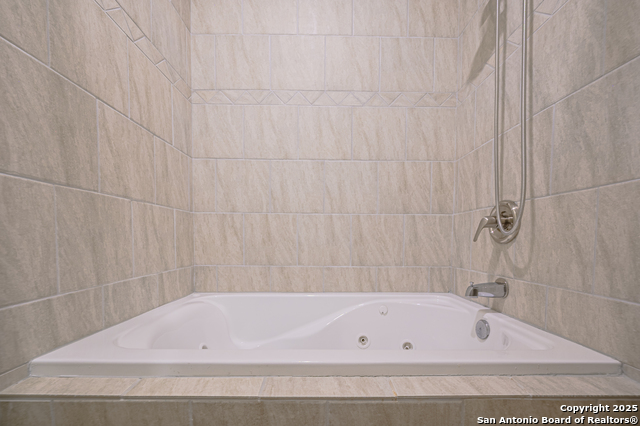 Image 27 of 50 For 30 Peets Bend