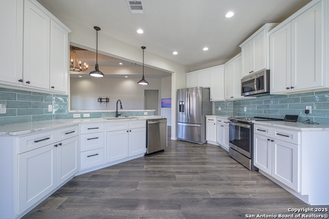 Image 7 of 50 For 30 Peets Bend