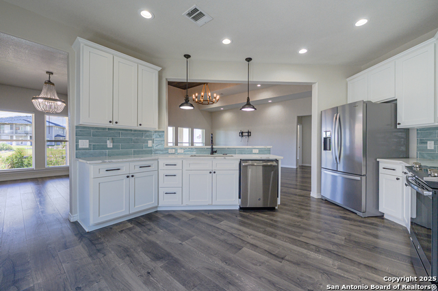 Image 8 of 50 For 30 Peets Bend