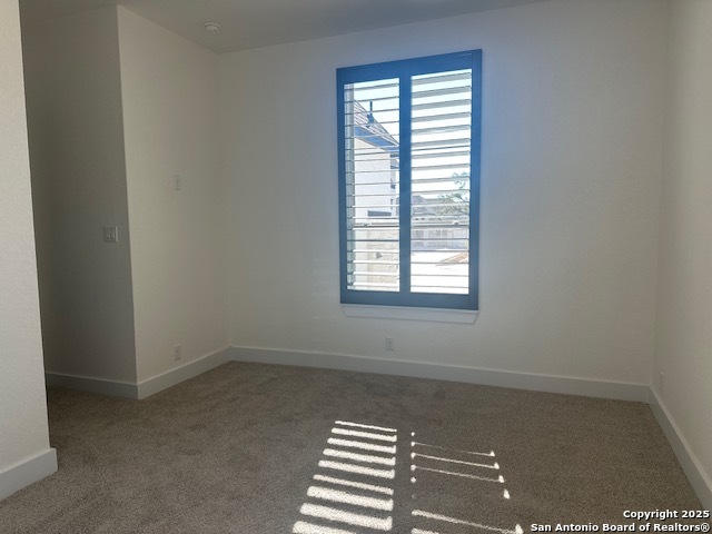 Listing photo id 12 for 8521 Benclare