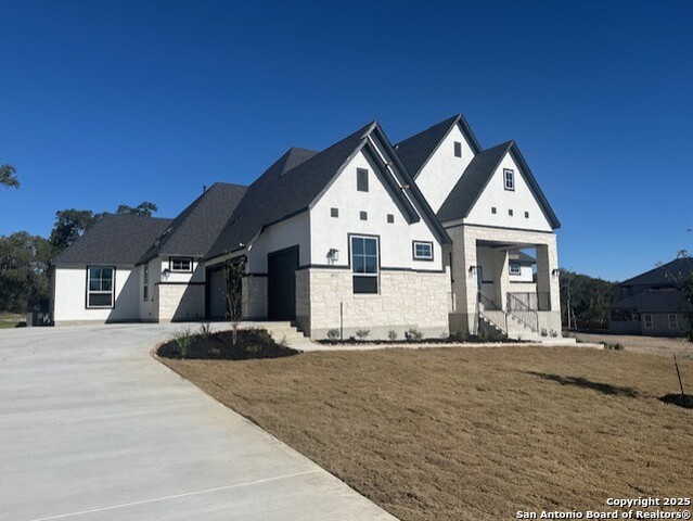 Listing photo id 0 for 8521 Benclare