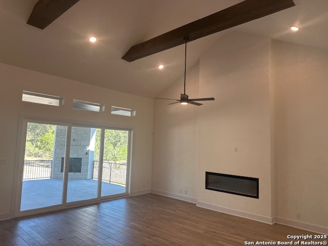 Listing photo id 4 for 8521 Benclare