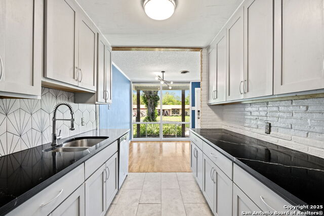 Image 11 of 32 For 250 Maplewood Ln