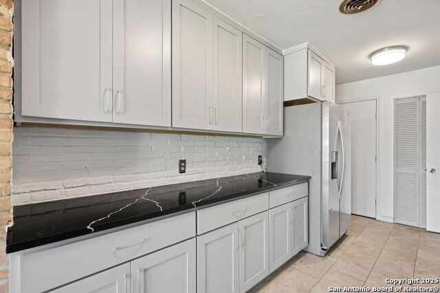 Image 12 of 32 For 250 Maplewood Ln