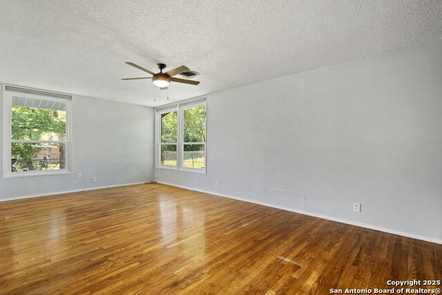 Image 17 of 32 For 250 Maplewood Ln