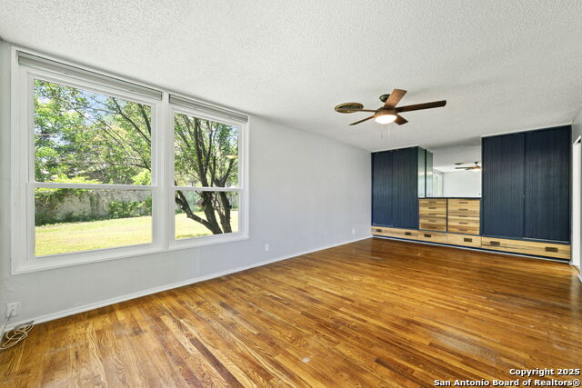 Image 19 of 32 For 250 Maplewood Ln