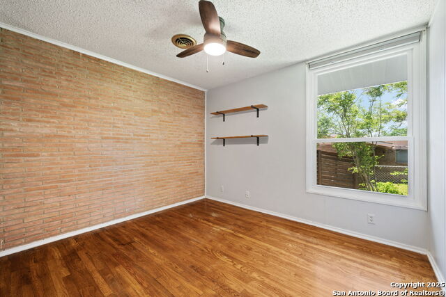 Image 28 of 32 For 250 Maplewood Ln