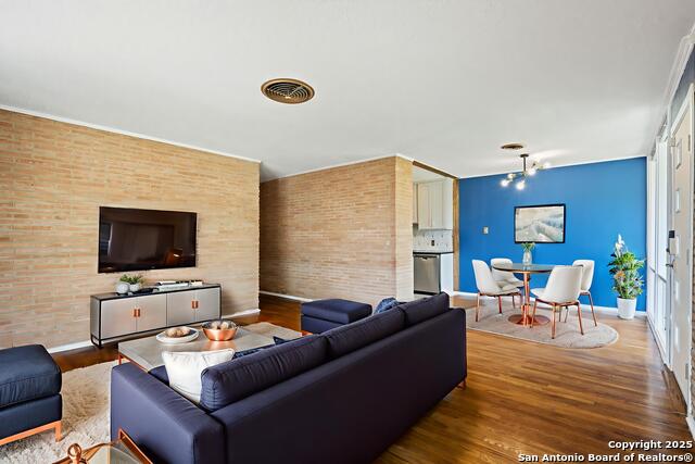 Image 9 of 32 For 250 Maplewood Ln