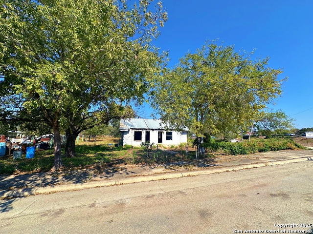 Image 4 of 8 For 215 College E