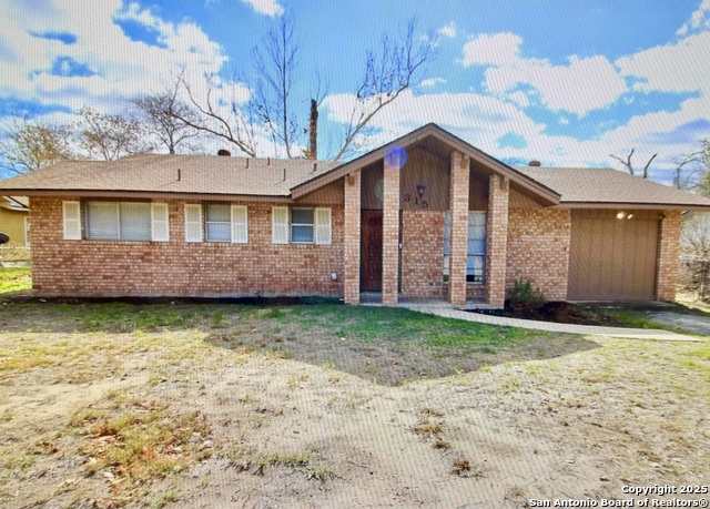 Details for 315 Mockingbird, Devine, TX 78016