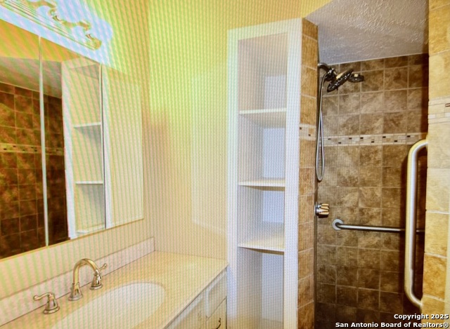 Image 8 of 13 For 315 Mockingbird