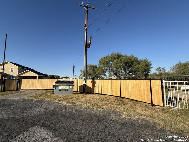 Image 2 of 28 For 10704 Palo  