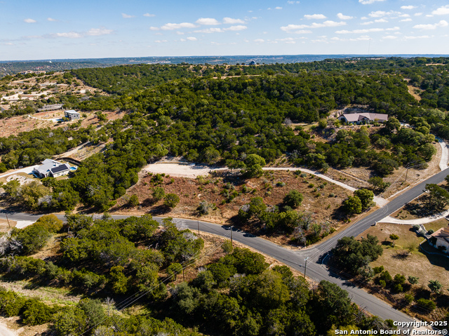 Image 10 of 17 For 902 Saddlewood Blvd N