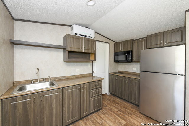 Image 33 of 52 For 461 Blossom  