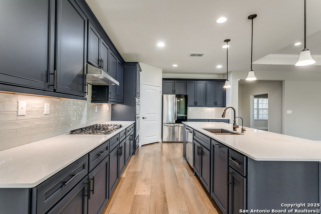 Listing photo id 8 for 13102 Gsl Dr