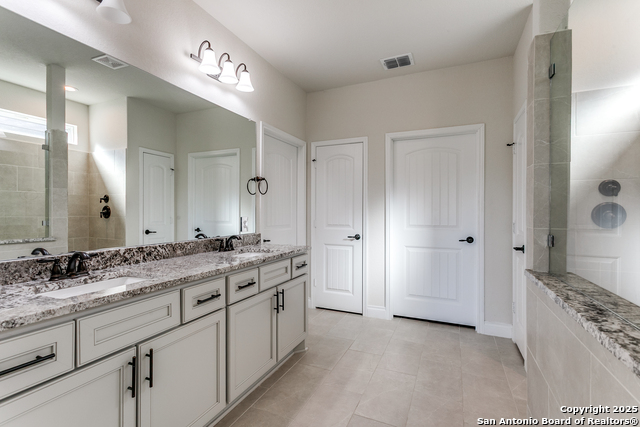 Listing photo id 12 for 13102 Gsl Dr