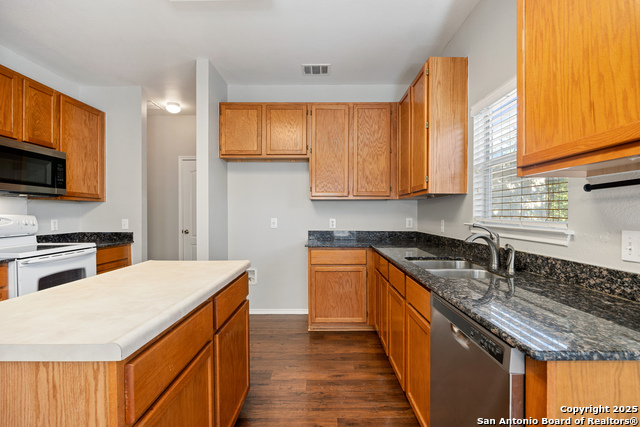 Listing photo id 10 for 5330 Arcadia Park