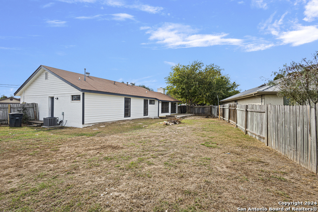 Image 24 of 27 For 357 Paisano St