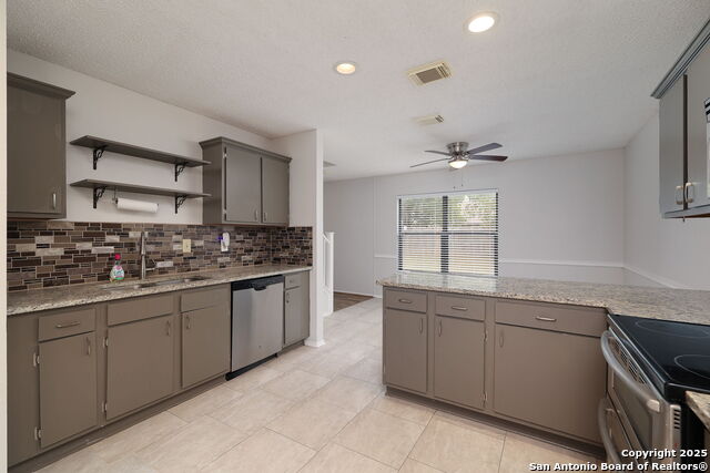 Listing photo id 11 for 9910 Trendwood