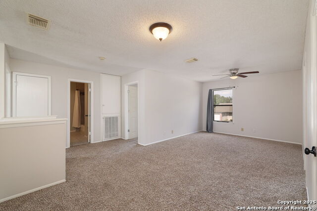 Listing photo id 13 for 9910 Trendwood