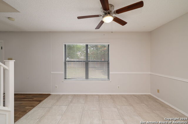 Listing photo id 6 for 9910 Trendwood