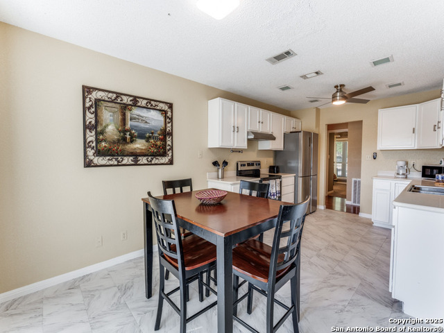 Image 8 of 25 For 1174 Mooncrest