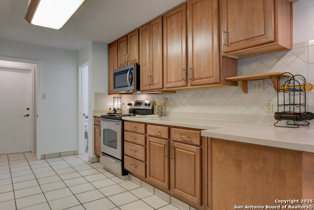 Image 16 of 36 For 9031 Wellesley Manor