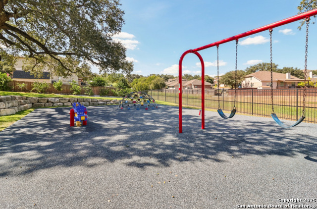 Image 28 of 29 For 914 Thomas Ridge