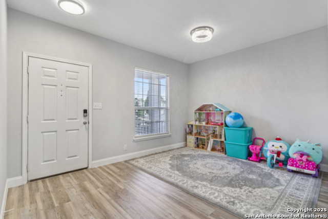 Image 4 of 29 For 914 Thomas Ridge