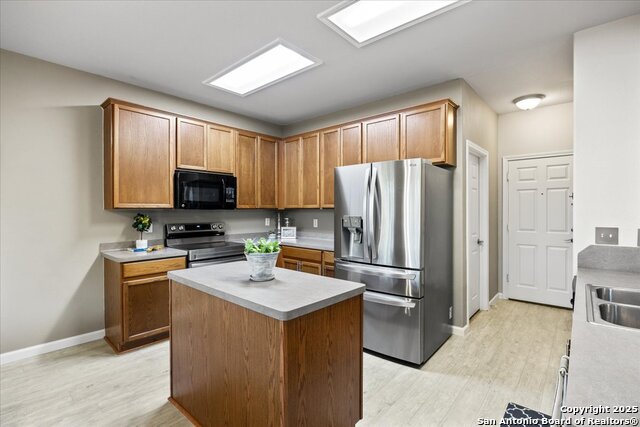 Image 10 of 28 For 24 Sable Frst