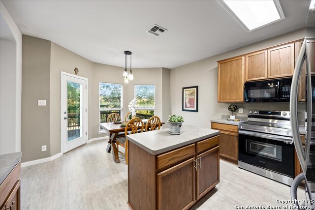 Image 11 of 28 For 24 Sable Frst