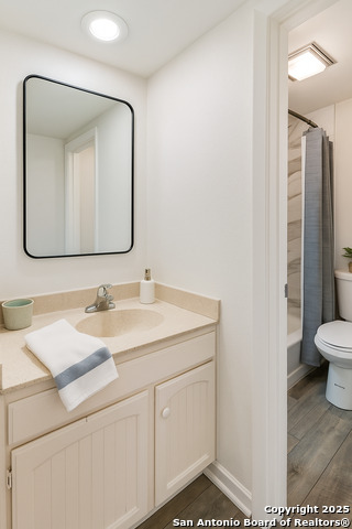 Image 16 of 19 For 11802 Button Willow