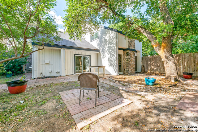 Image 18 of 19 For 11802 Button Willow