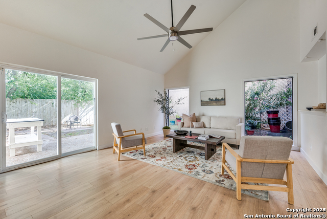 Image 2 of 19 For 11802 Button Willow