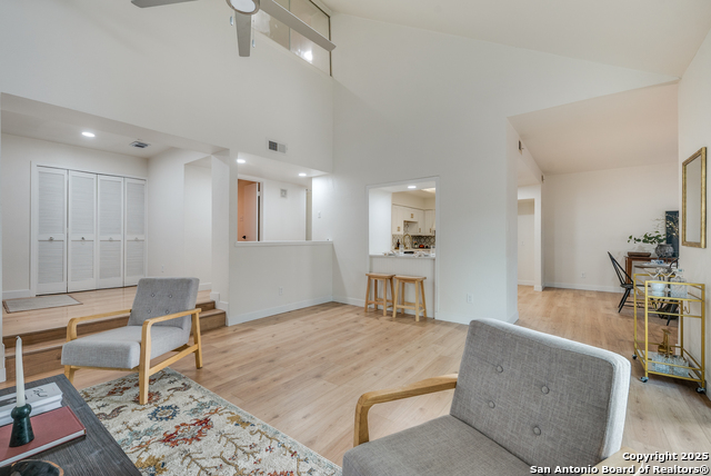 Image 4 of 19 For 11802 Button Willow