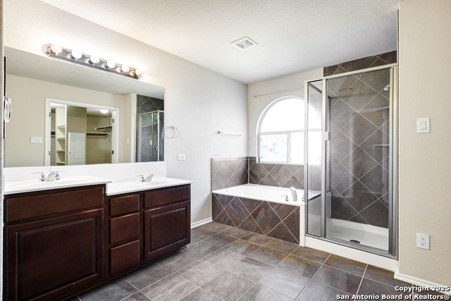 Image 22 of 31 For 646 Daisy Crossing