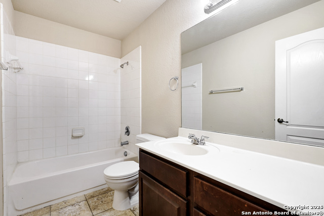 Image 25 of 31 For 646 Daisy Crossing