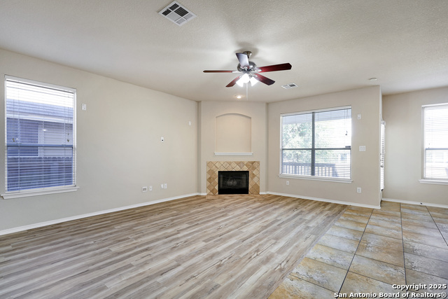 Image 9 of 31 For 646 Daisy Crossing