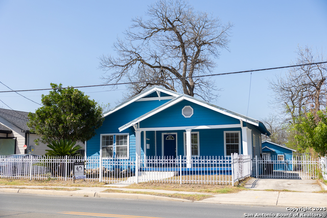 Details for 2521 Houston St 1 E, San Antonio, TX 78202