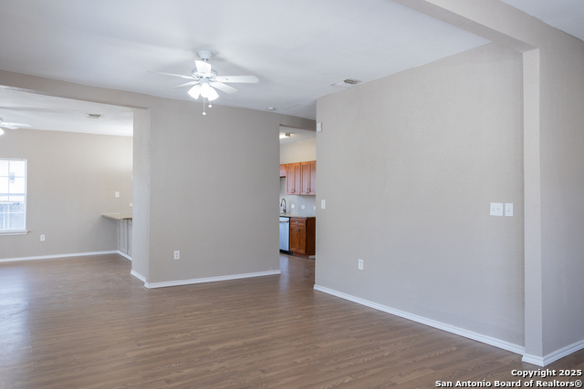 Image 14 of 31 For 2521 Houston St 1 E