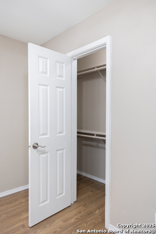 Image 23 of 31 For 2521 Houston St 1 E