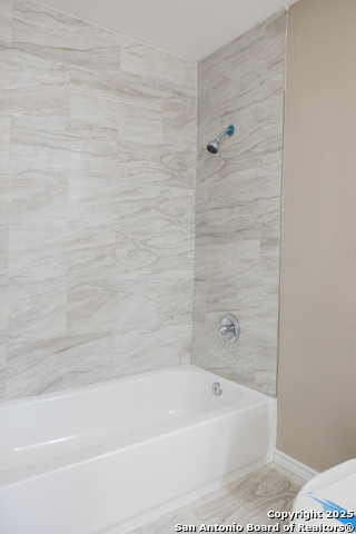 Image 25 of 31 For 2521 Houston St 1 E