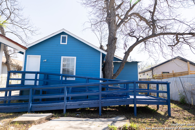 Image 4 of 31 For 2521 Houston St 1 E