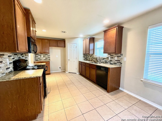 Image 7 of 24 For 4714 Acacia Hill